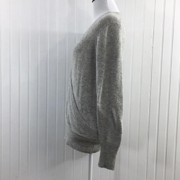 Madewell Gray Knit‎ Wrap Front Sweater Womens XS  PulloverIn Coziest Yarn - Picture 4 of 11